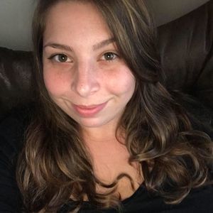 Meet your Posher, Caitlin